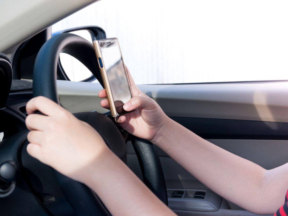 5 Ways Distracted Driving Apps Lead To More Car Accidents